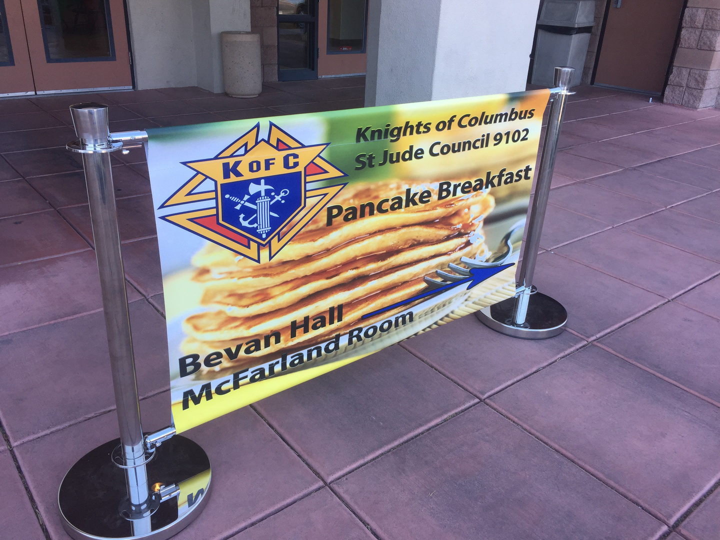 Cafe Barrier Indoor/Outdoor Banner Stand System (Graphic Package)